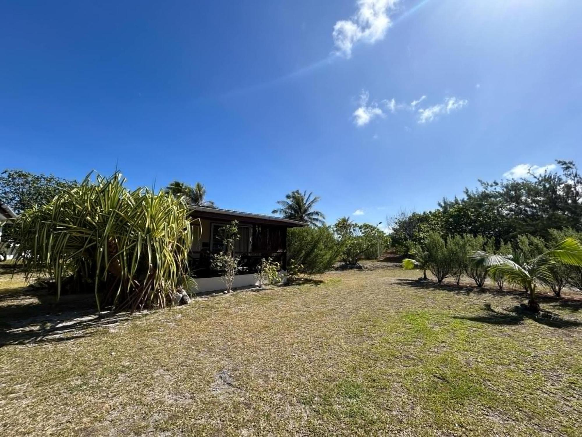 Chez Tamatuamai Hotel Avatoru Exterior photo